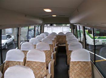 貸切マイクロバスの車内の様子