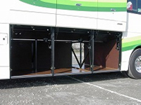 トイレ付きバスの車内の様子